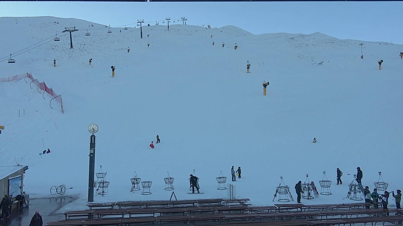 Coronet Peak Coronet Peak Base live webcam