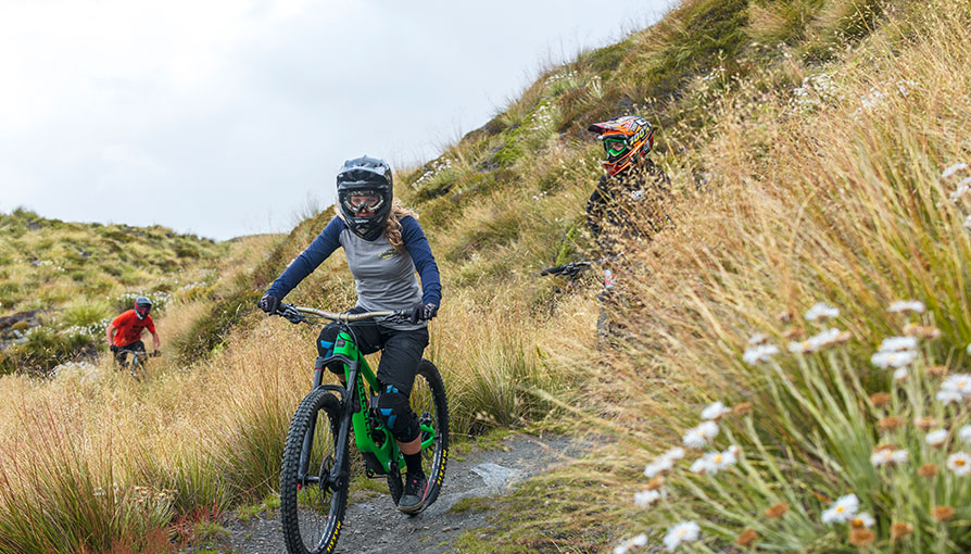 Mountain Bike Coronet Peak Passes Shuttle Hire Coronet Peak Ski New Zealand