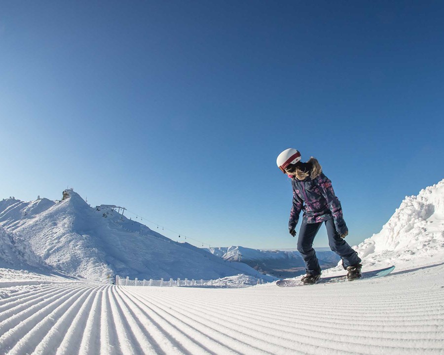 Snowboard at Coronet Peak, Ski Queenstown